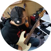 Ontmoet Abel Brito, de gitaarreparateur achter Gitaar Afstellen Boxtel – ideaal voor gitaristen uit Den Bosch, Tilburg, Eindhoven en Vught.