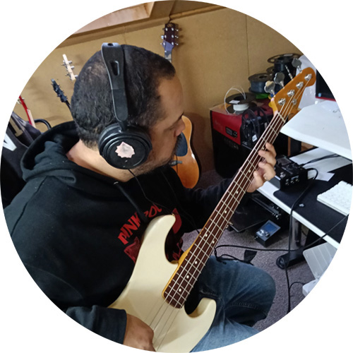 Meet Abel Brito, the luthier behind Gitaar Afstellen Boxtel – perfect for guitarists from Den Bosch, Tilburg, Eindhoven and Vught.