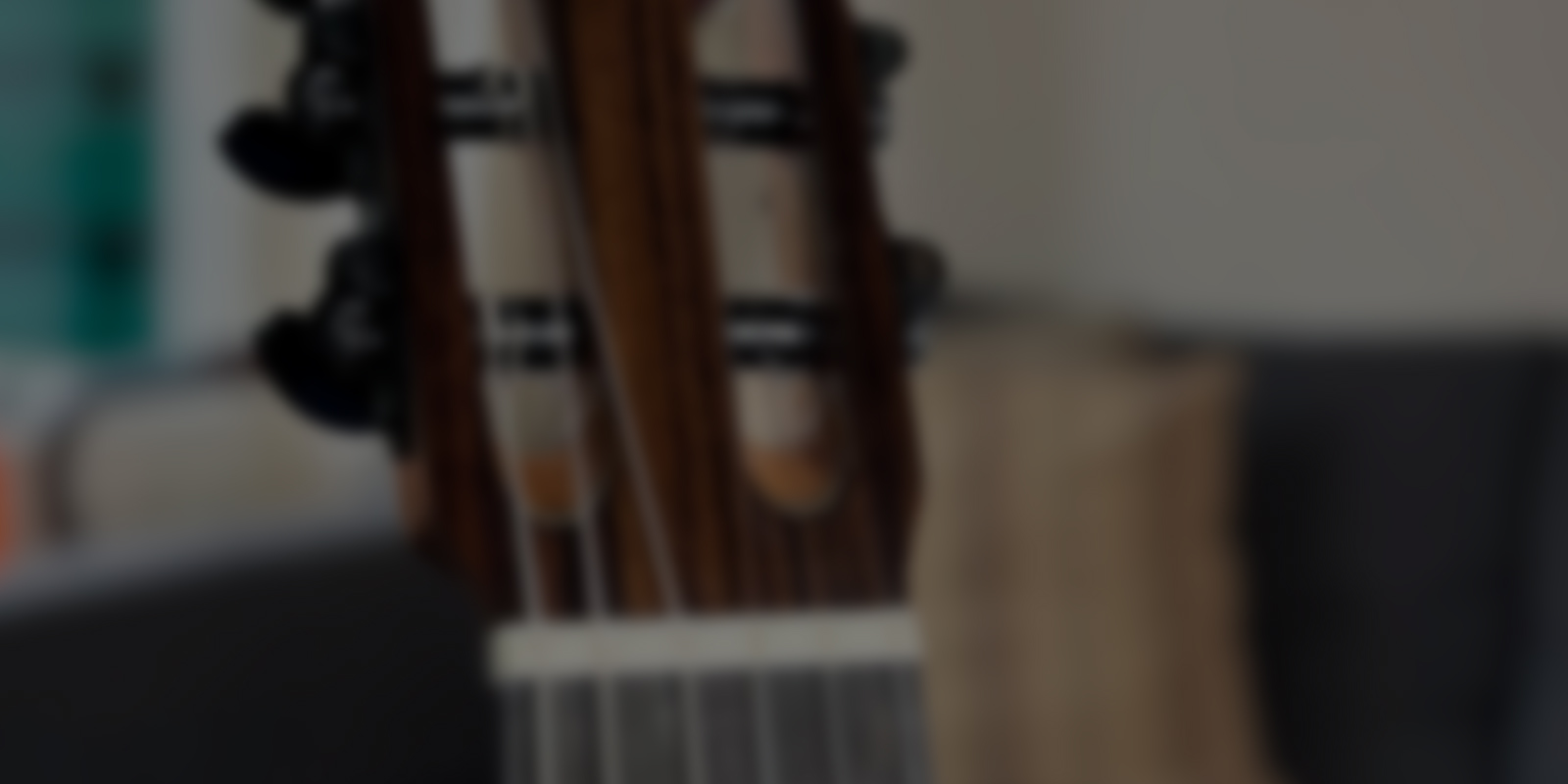 Changing guitar strings – how do you tie them?
